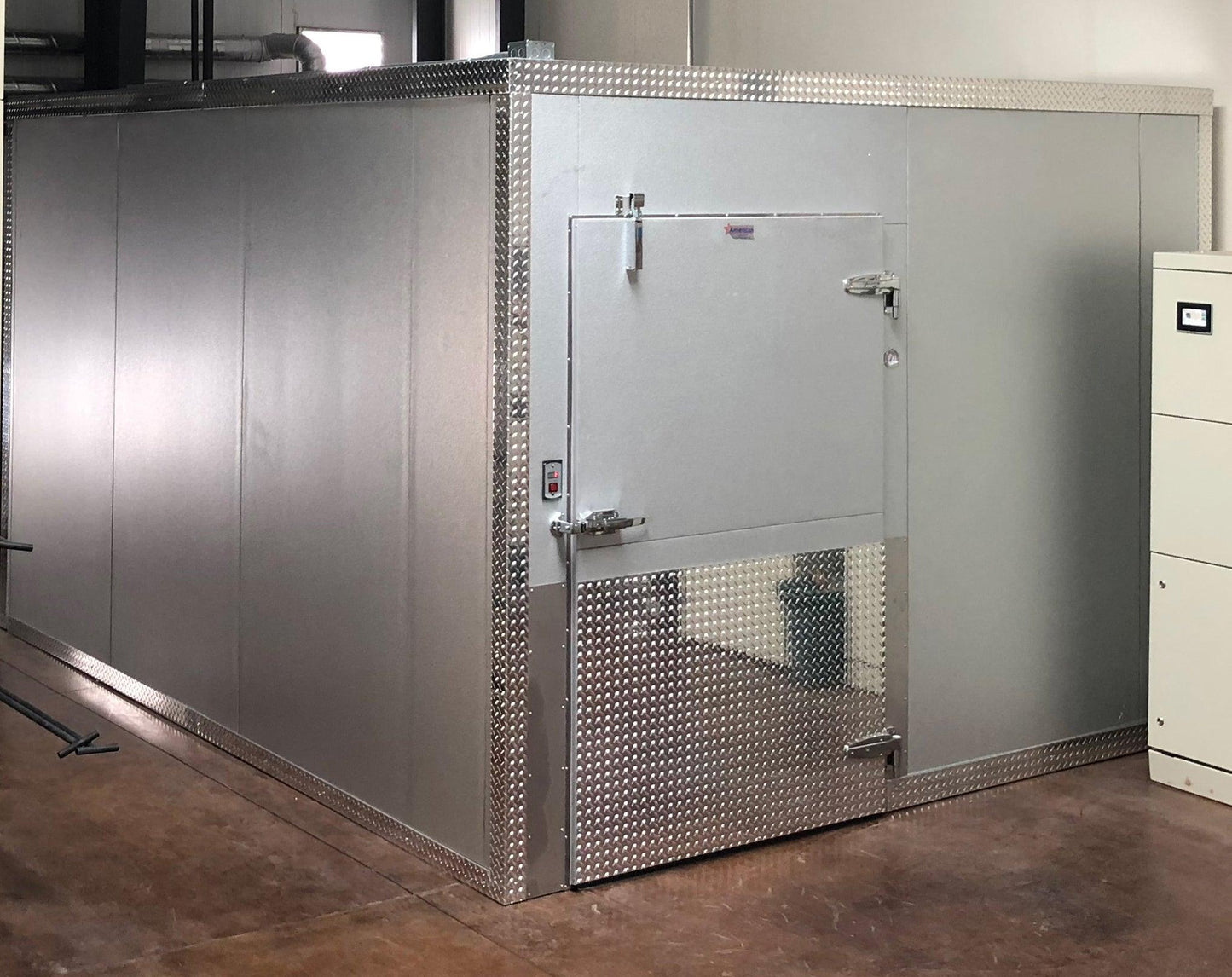 10' x 20' Walk-In Mortuary Cooler Model #1020